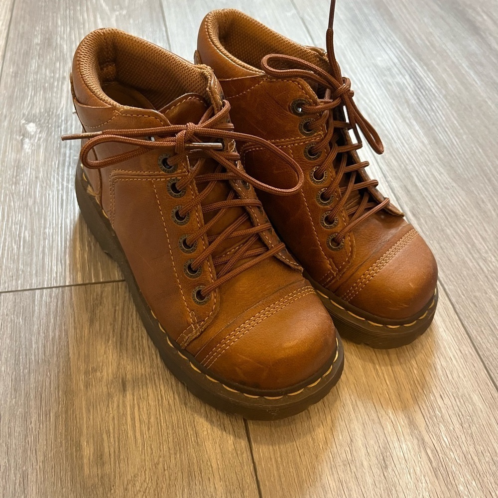 VTG Dr. Martens Yolanda Round Toe Lace Up Boots Y2K Punk Combat EU 37 / W 6-6.5